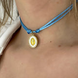Choker Madonnina smaltata bianca