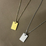 Collana targhetta quadrata